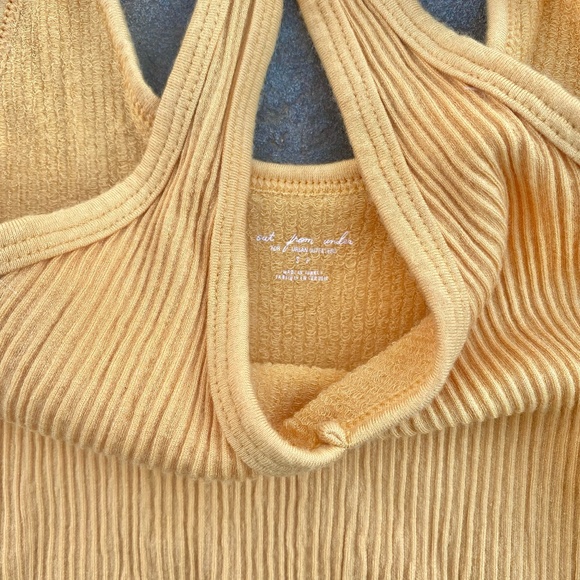 Urban Outfitters Out From Under Hailey Seamless Ribbed Plunge Crop Top - Picture 4 of 4
